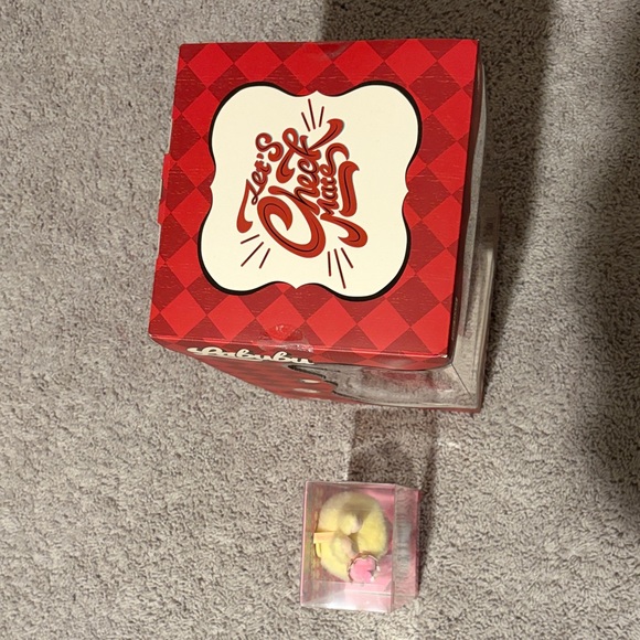 Labubu The Monsters - LET’S CHECKMATE KING & QUEEN (set of 2) - Picture 2 of 10